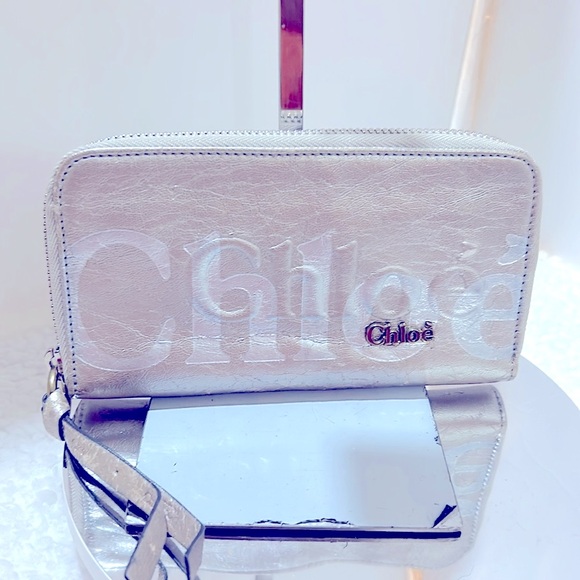 Chloe Silver/Gold Wallet EUC Free Jewelry Earrings, Chain, Sunglasses &DustBag - Picture 4 of 14